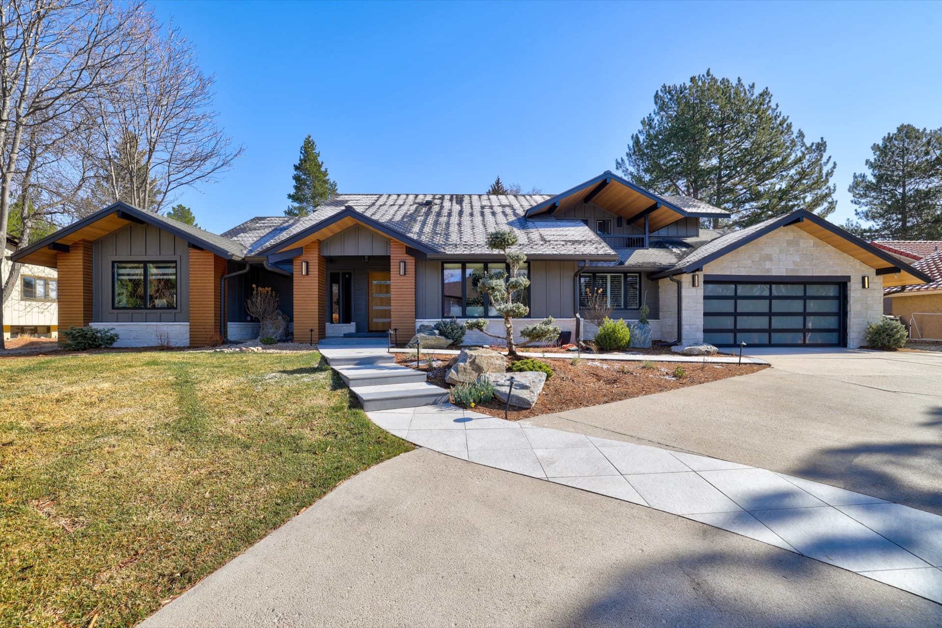 James Hardie siding with column wraps on Boulder Colorado home