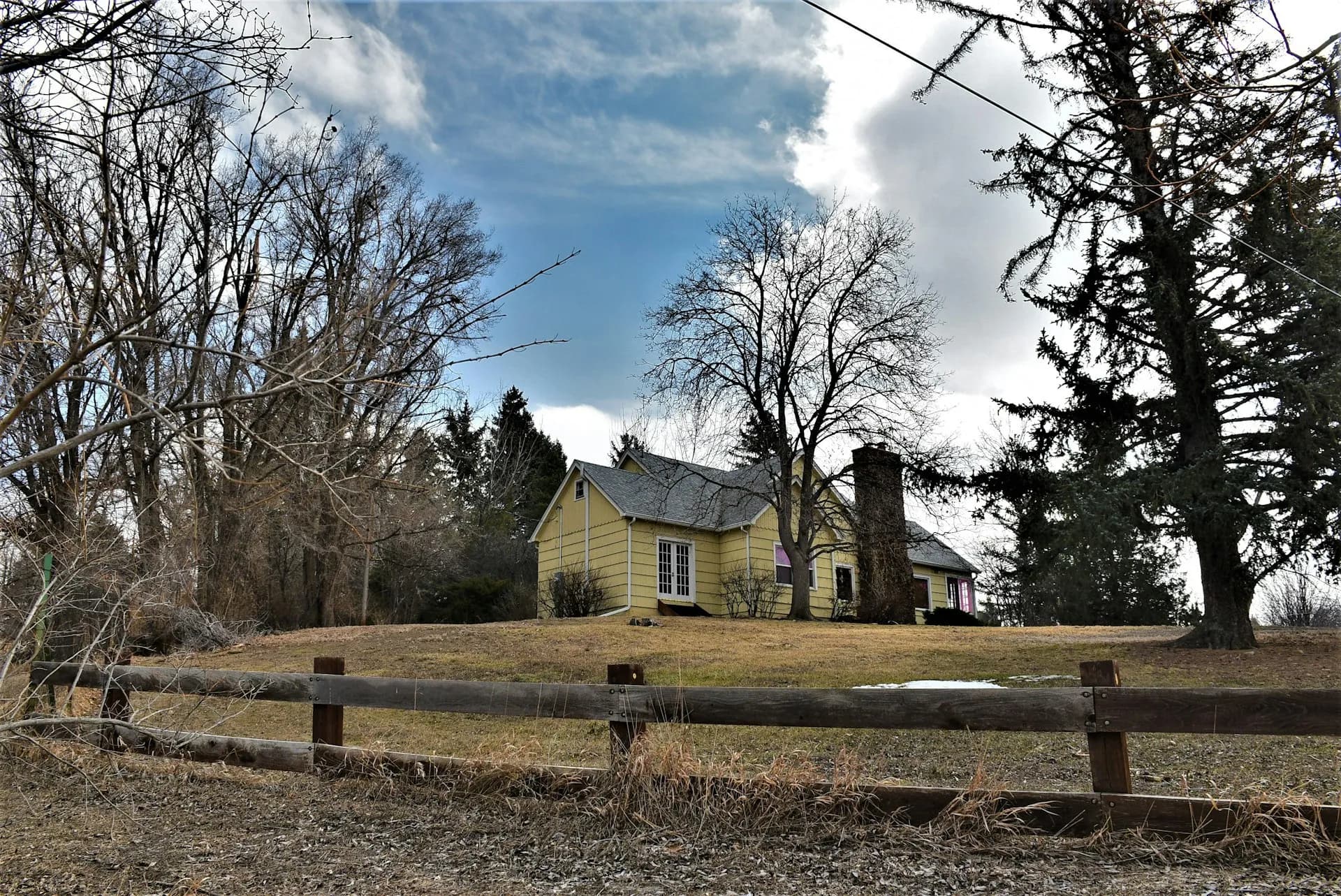 Residential home on a green lot in Arvada Colorado